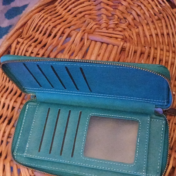 Megshi Genuine Leather Teal Zip Around Wallet - Picture 6 of 9